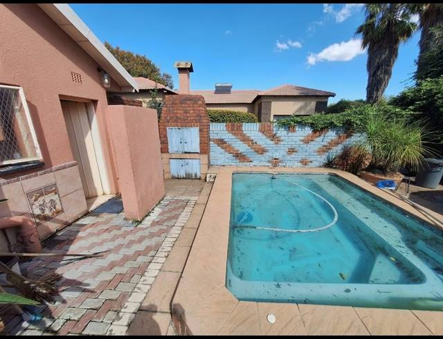3 BEDROOM HOUSE FOR SALE IN VANDERBIJLPARK SE 7